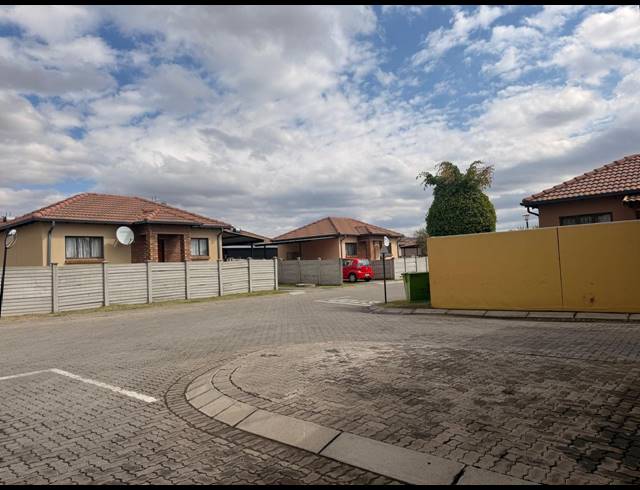 3 BEDROOM HOUSE FOR SALE IN WATERVAL EAST